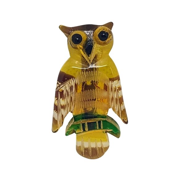 Rare Find Vintage 1950s Lucite Owl Brooch Hand Carved Yellow Brown Green 2 1/8" - Picture 1 of 5